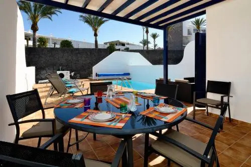 Lanza Coloradas 20, heated pool