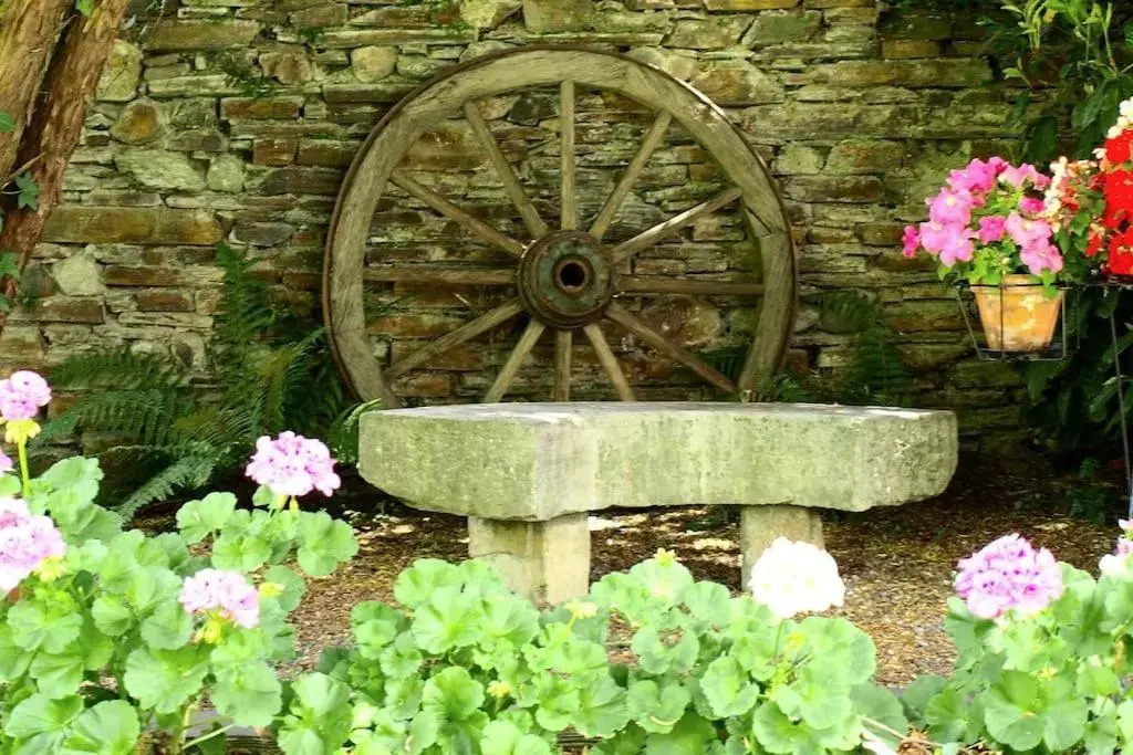 Villa Portillon - charming fountain garden villa