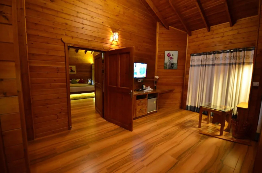 LakeRose Wayanad Resort - Lake view