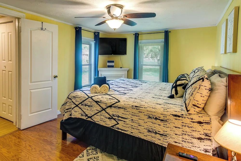 Waycross Vacation Rental w/ Private Backyard!
