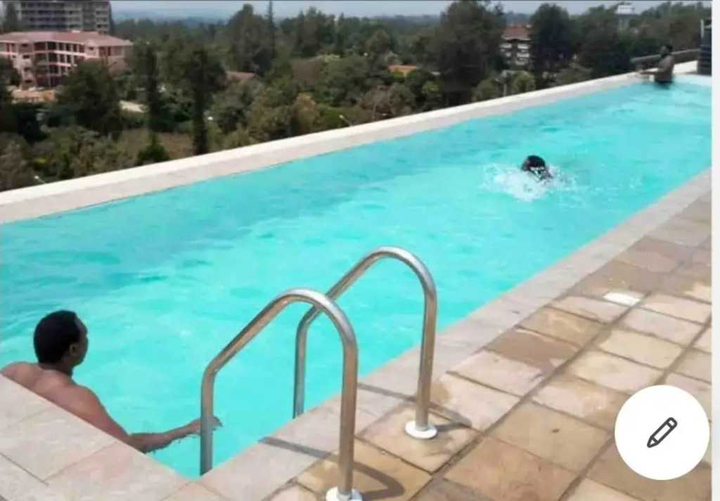 The glenn Apache House with a pool and free wifi