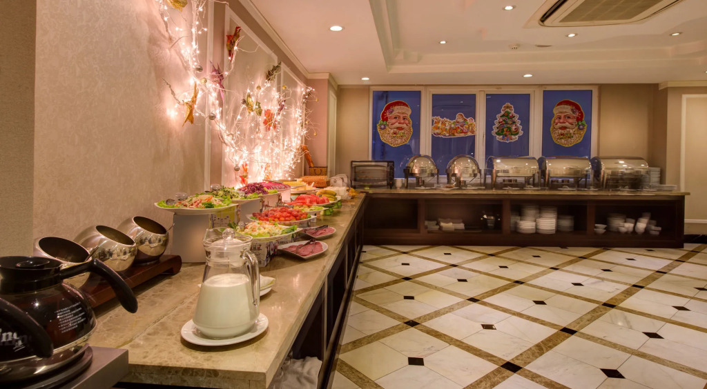 Scent Premium Hotel and Sky Bar