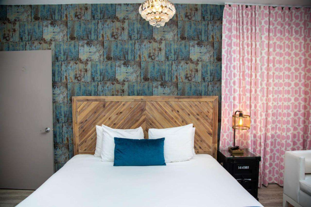 Whitelaw Hotel