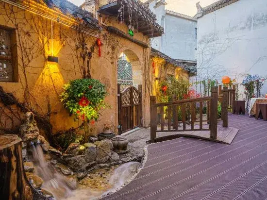 Huangshan Jixian Rusuoyuan Homestay (Hongcun Branch)