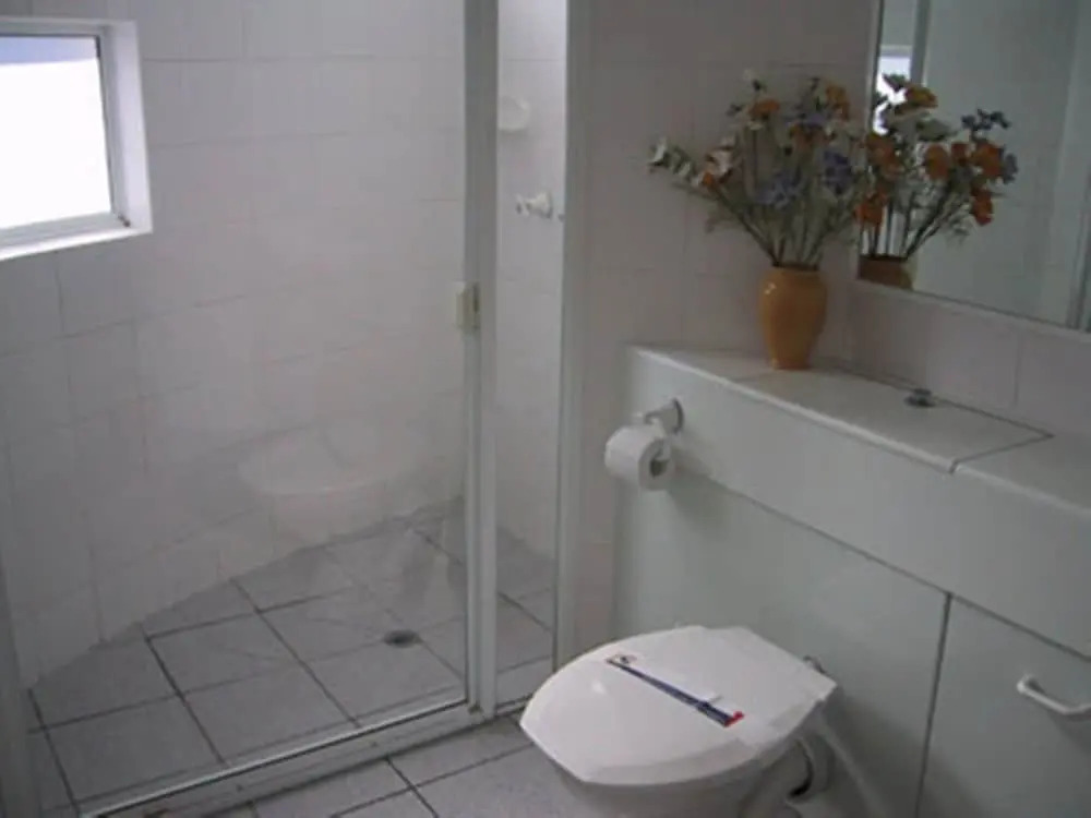 2 BD spacious apartment in Parkyn Parade with water views