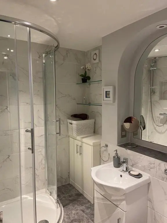 2 double bedroom flat