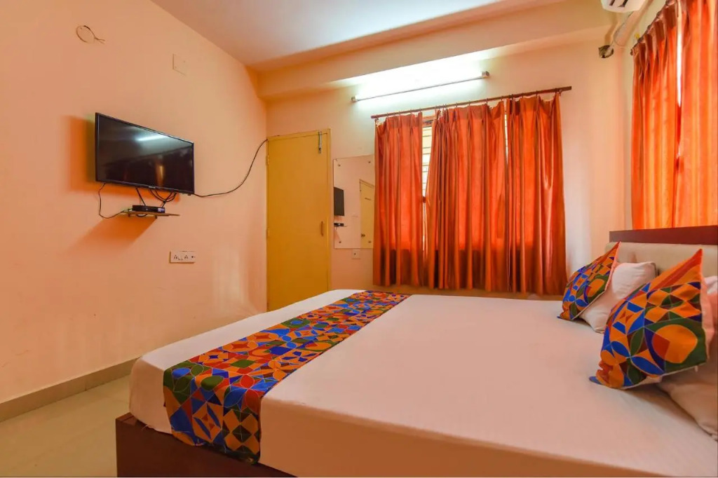 FabHotel Capital Casa - Newtown Bus Stand