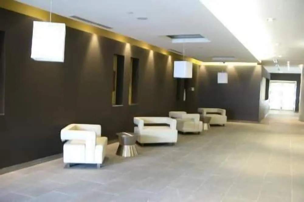 Life Suites Rogers Centre