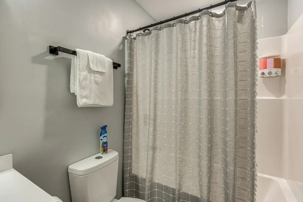 3 Mi to Navarre Beach: Home w/ Furnished Patio