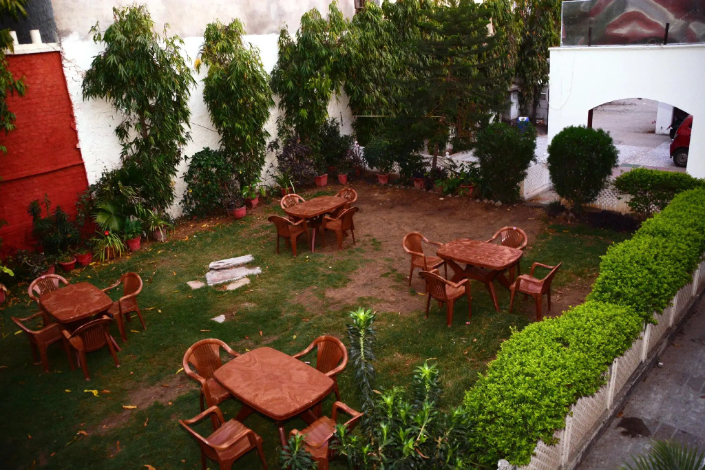 Hotel Sugandh Retreat Near Bus Stand Jaipur