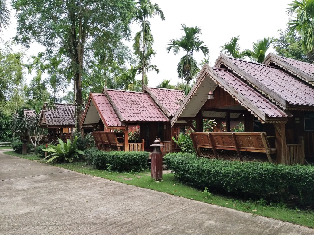 Phetsangsom Resort