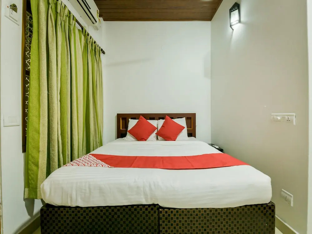 OYO 14226 Hotel Gago Inn