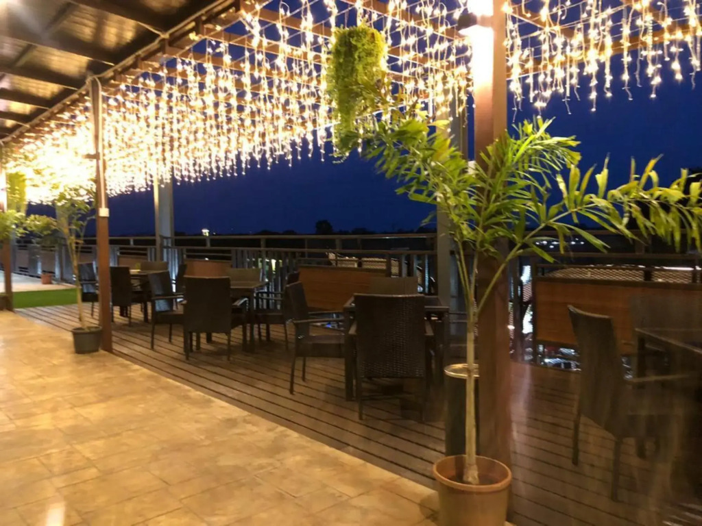 Wings Hotel