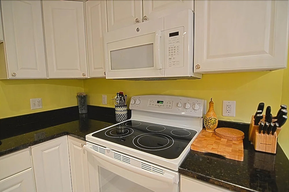 716 Northeast Apartment #1045 - 1 Br Apts