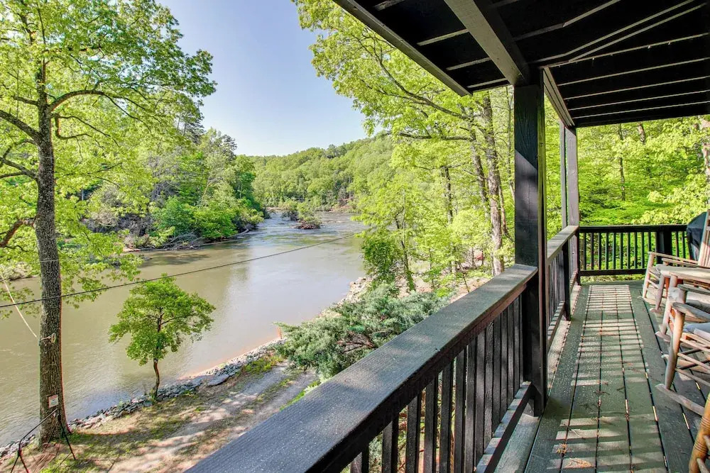 The River Rest Ellijay Cabin w/ Hot Tub