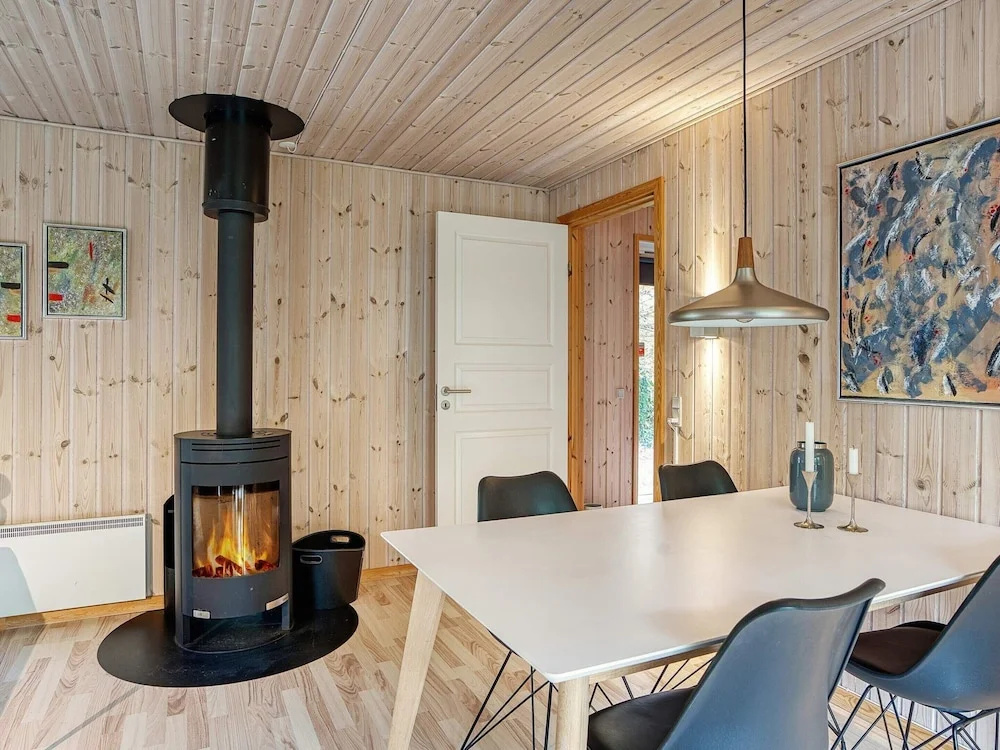 6 Person Holiday Home in Vaeggerlose