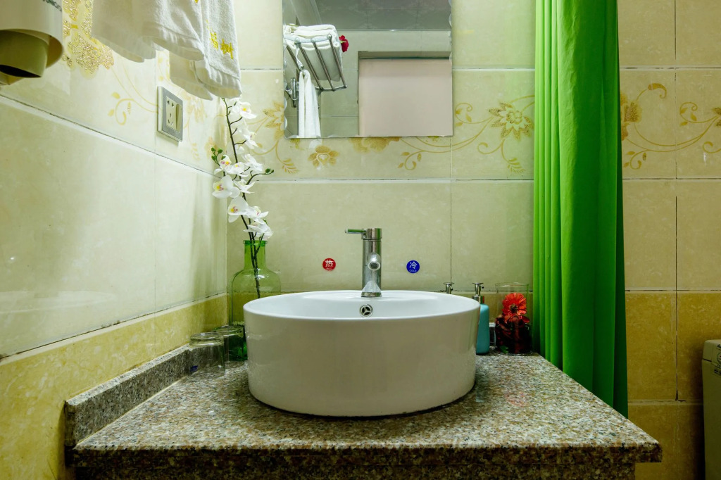 Mount Emei Happy Hotel