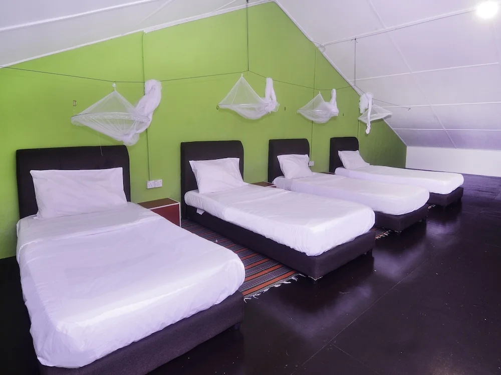 Hotel O Tropical Lodge