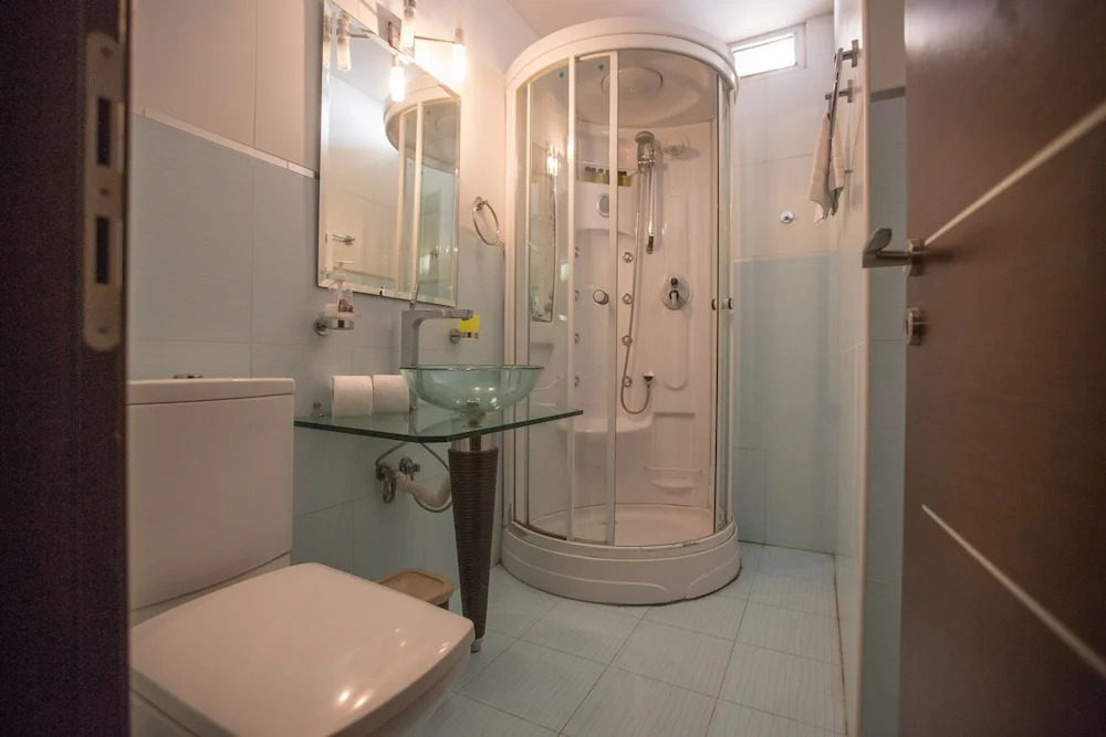 Villa Naomi, Beautiful 4bdr Central Protaras Villa with Private Pool
