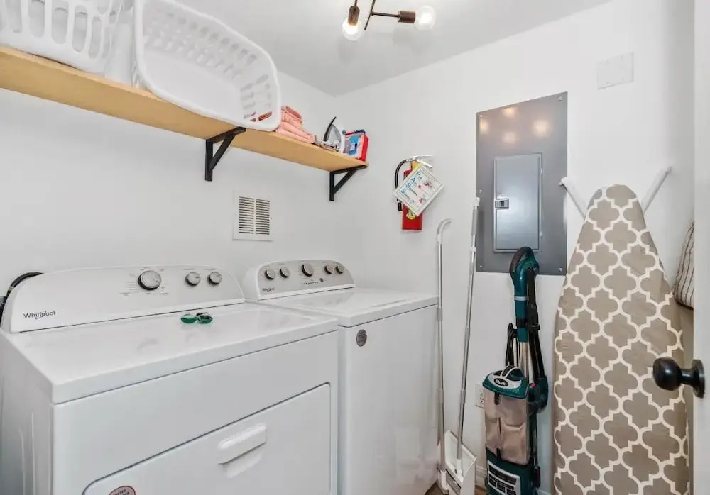 Amazing 3BR 2BA Townhome With Lake View at Terra Verde!