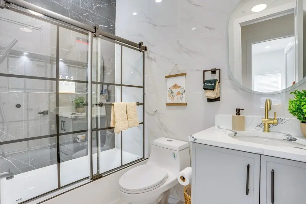 Spacious & Upscale Family Retreat: 5 Mi to NYC