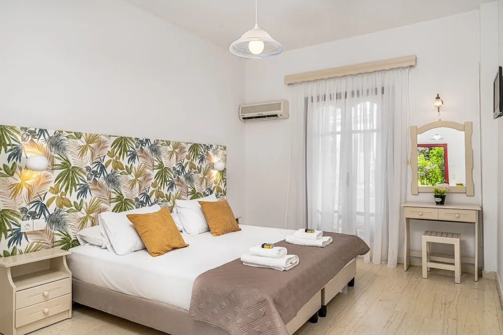 Pyrgaraki Studios and Apartments