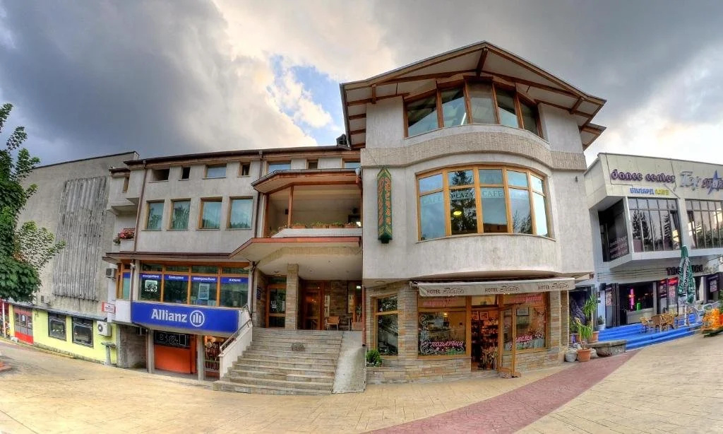Plaza Family Hotel