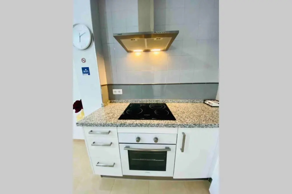 “SMILE NERJA” chic apartment with WIFI, 4 guests