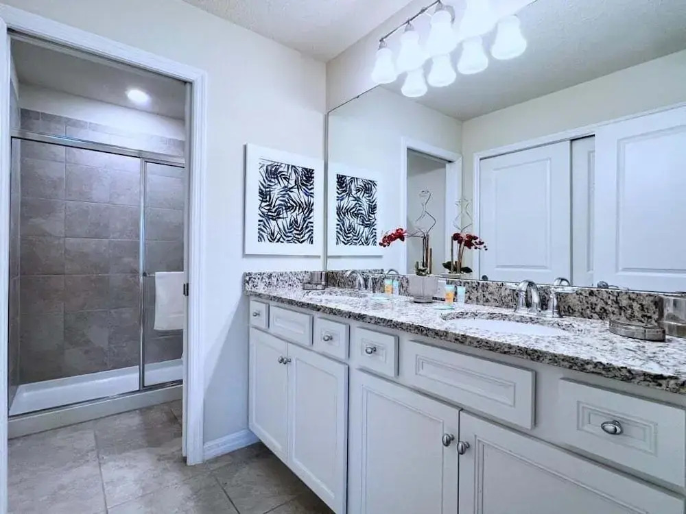 Large 5 Bed Family Townhome With Splash Pool 5 Bedroom Townhouse