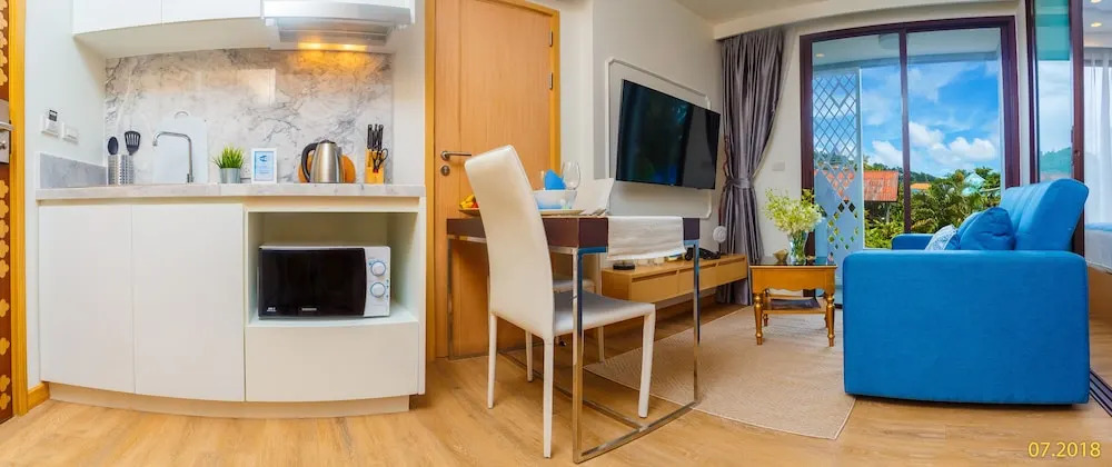 Aristo 2 Beach Front - by Holy Cow 319