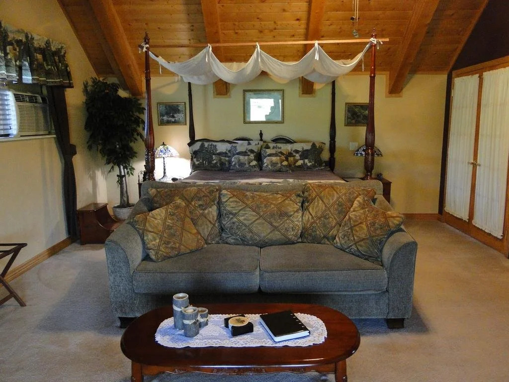 Elkwood Manor Bed & Breakfast