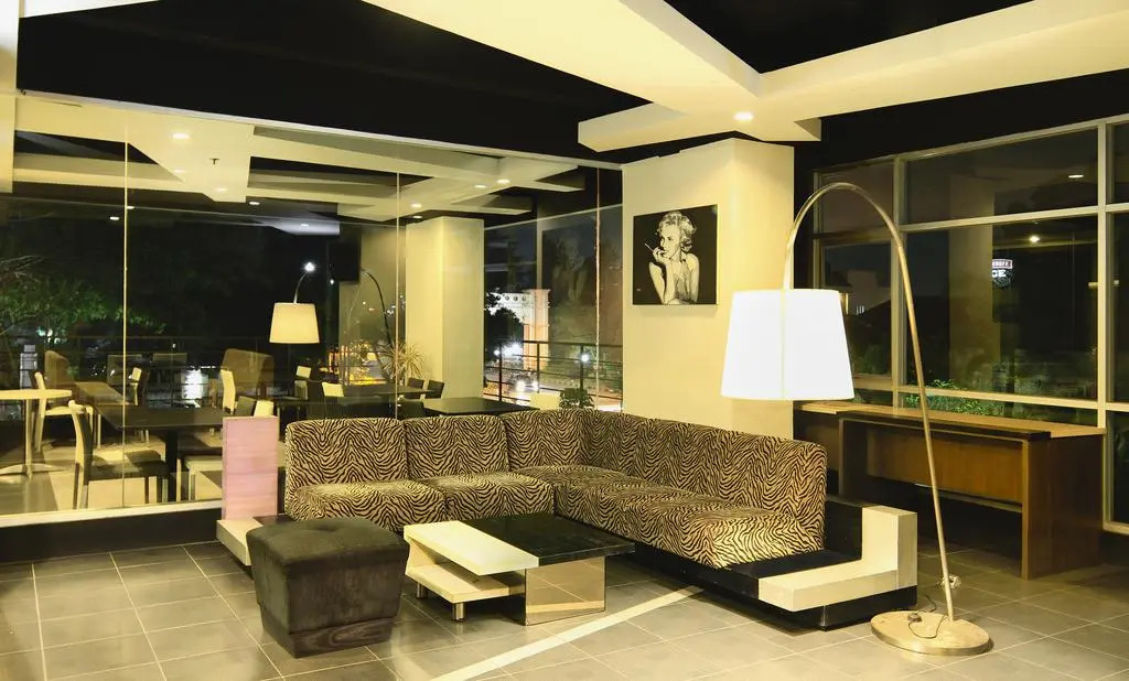 Simply Valore Hotel