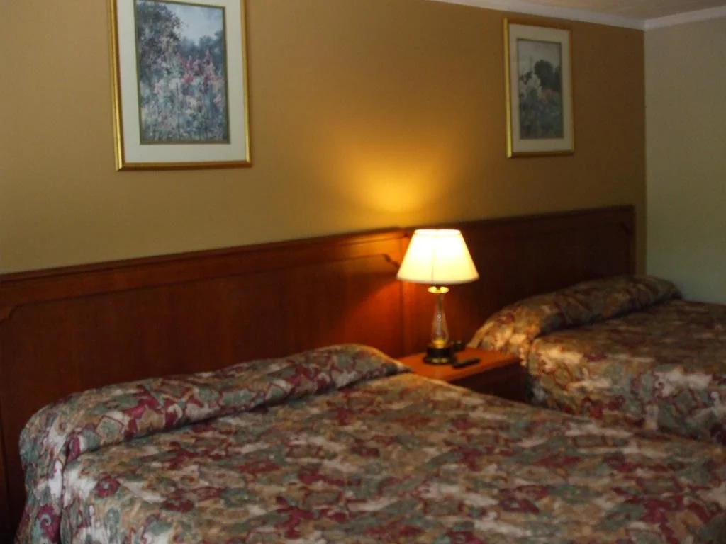 Forest Plaza Motel