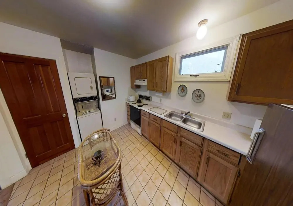 Dodgeton Creek Inn