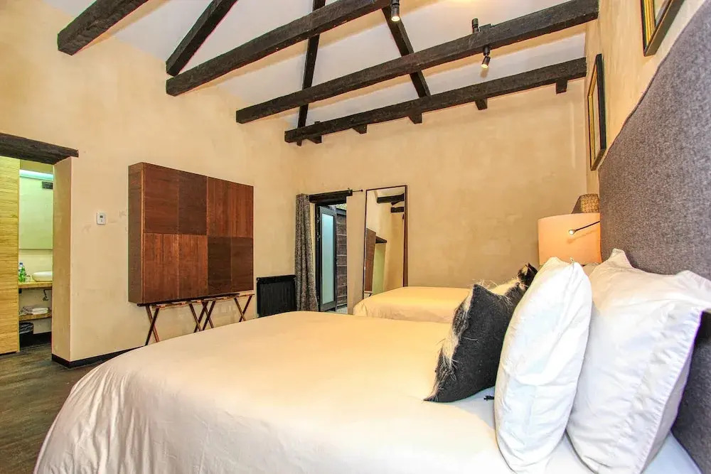 Uvence Arte + Hotel