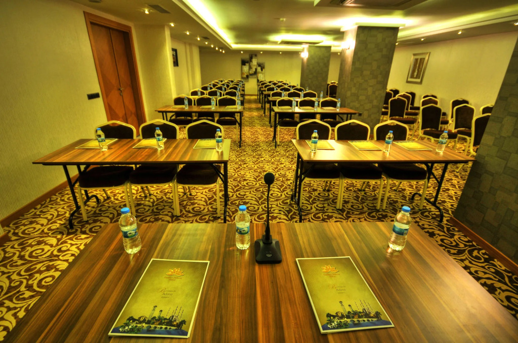 Golden Deluxe Hotel