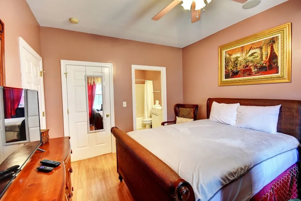 4803 Bovardia Place #204 3 Bedroom Condo