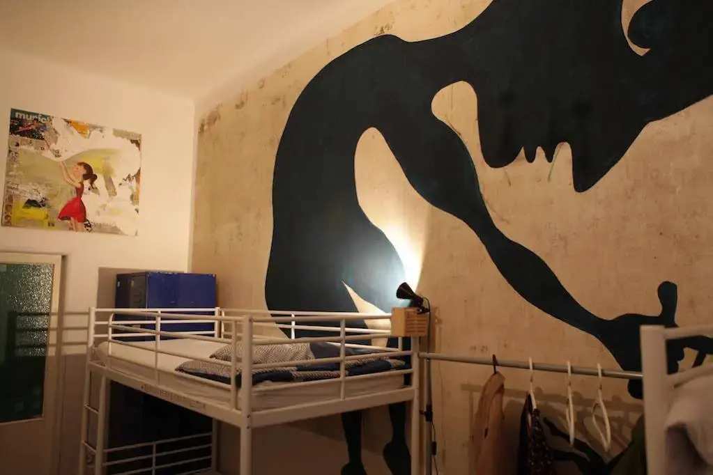 Art Hole Hostel