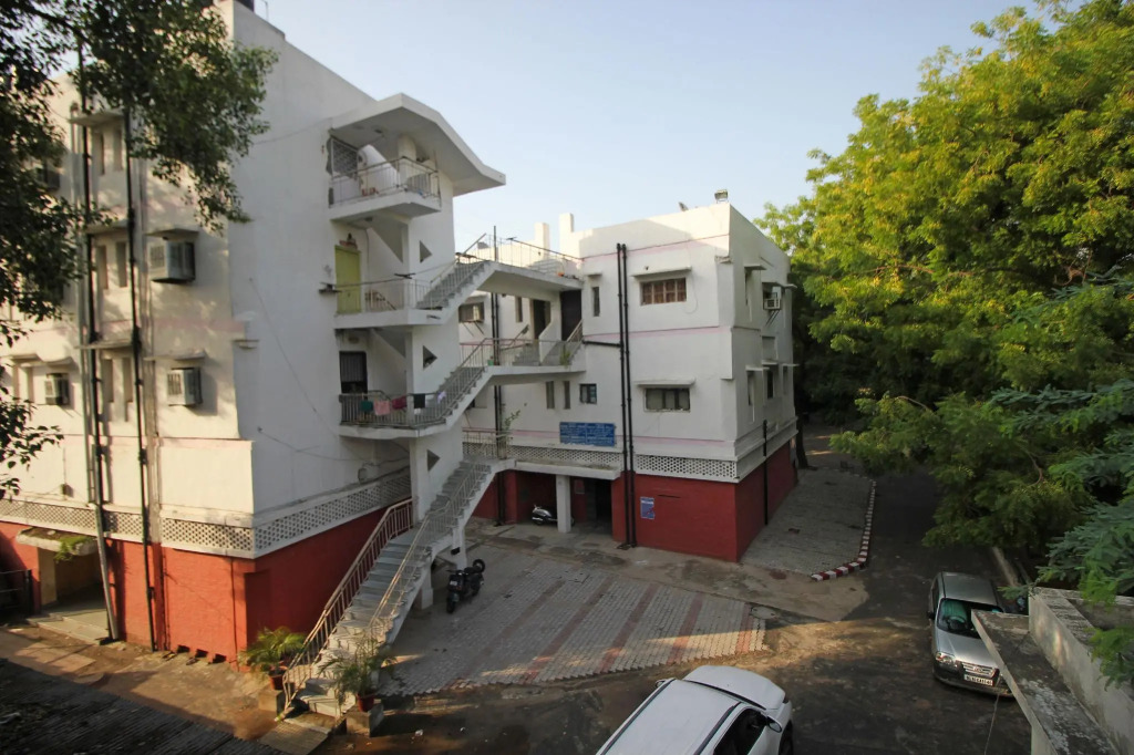 OYO Flagship 5383 Hotel Under Bridge Inn