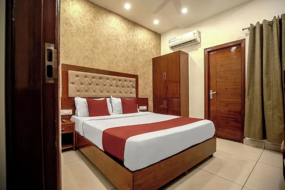 Hotel RK Residency Opposite ISBT Sector 43 Chandigarh