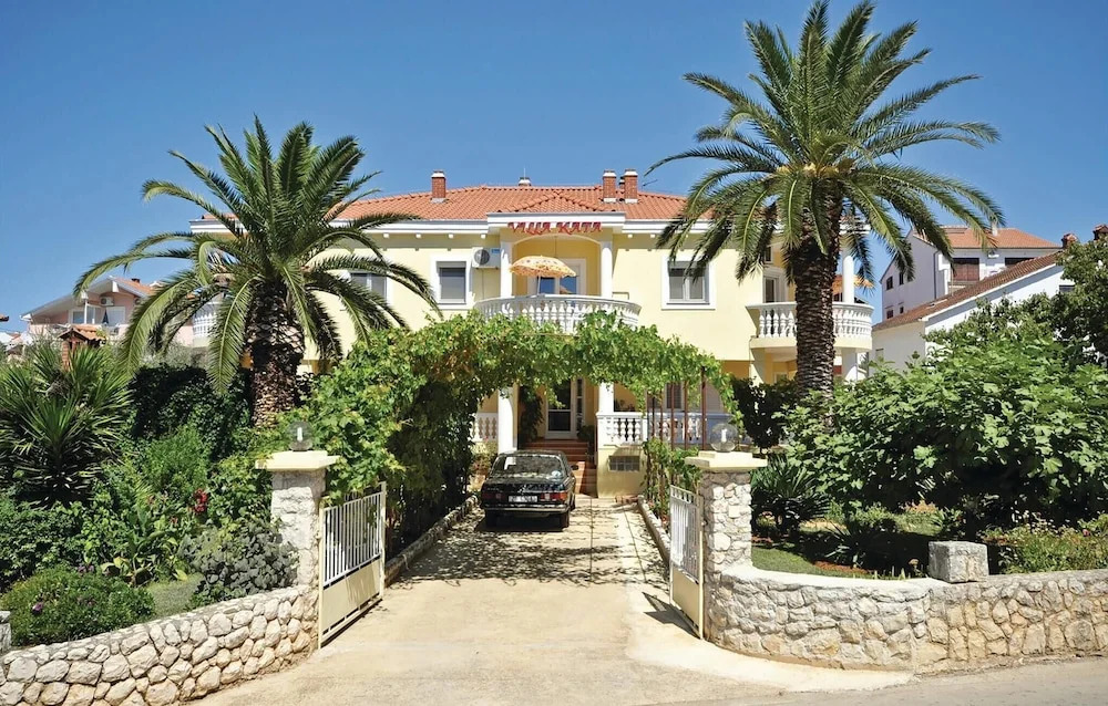 Stunning Home in Zadar With Wifi and 2 Bedrooms