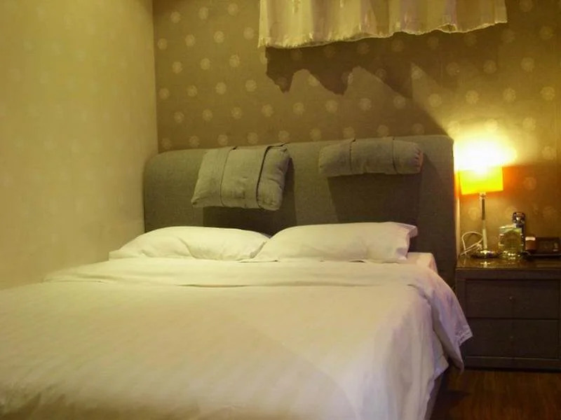 Pofit Nostalgia Theme Hotel (Beijing Nanluoguxiang)