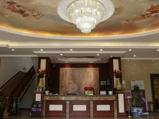 CLOUDS Hotel (Luoping Margaret)