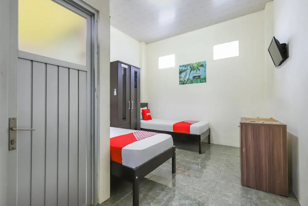 Dfarys Gh Syariah by OYO Rooms