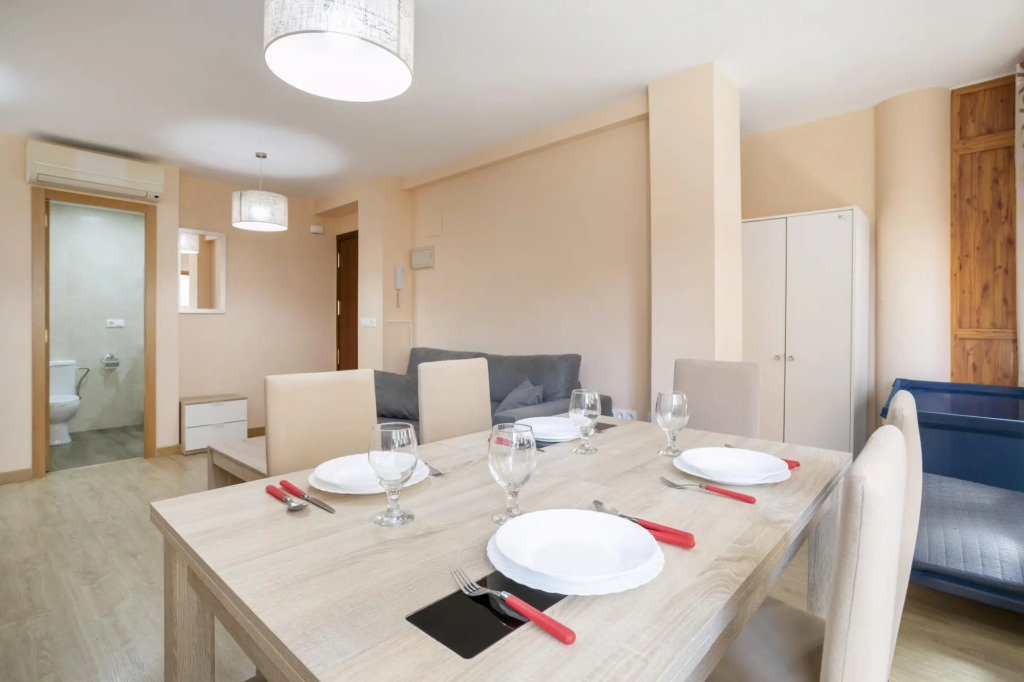 Gerona Apartment by GHR Rentals
