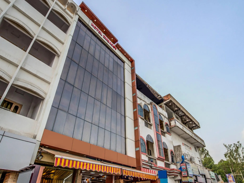 OYO Flagship 7852 Hotel Embassy