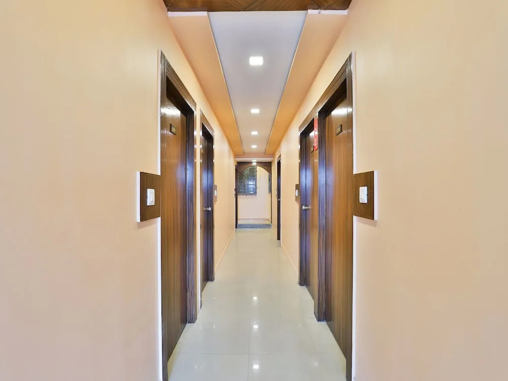 OYO 12196 Hotel Mayur Park Residency