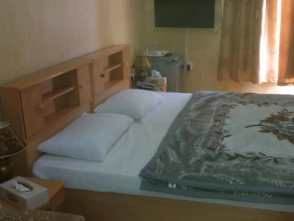 OYO 140 Al Musafeer Hotel~