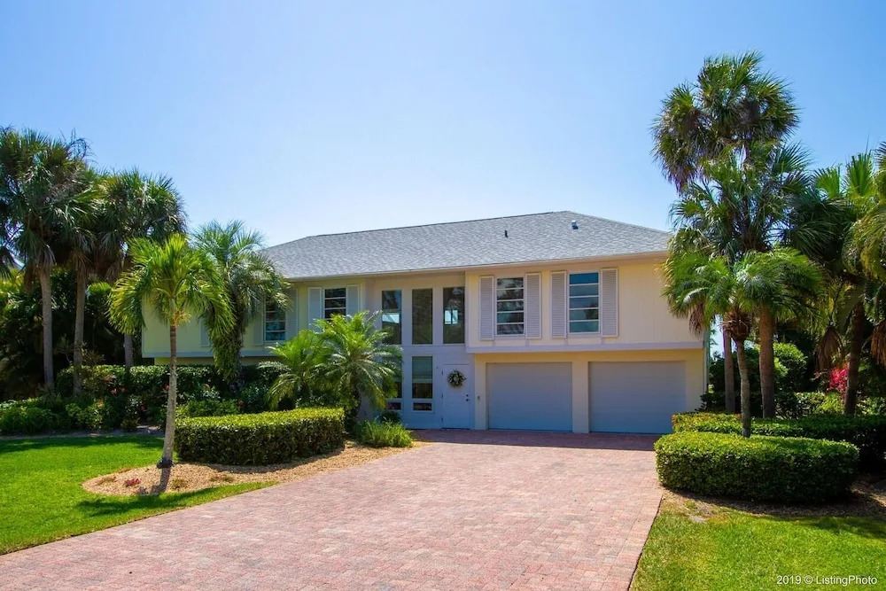 Sandcastle - Pool Home In The Dunes With Lake View! 3 Bedroom Home