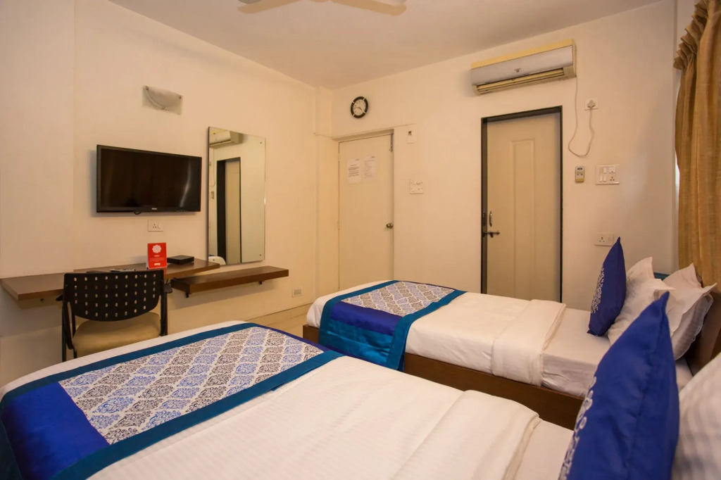 Hotel Eminent By OYO Rooms